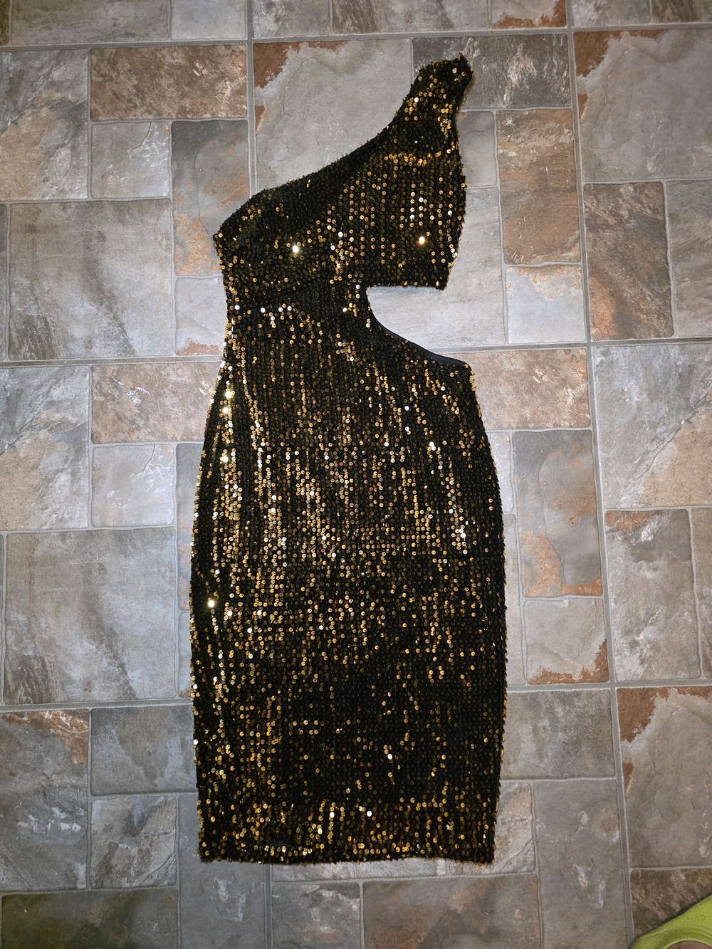 Fashion Nova Black & Gold One-Shoulder Sequin Dress